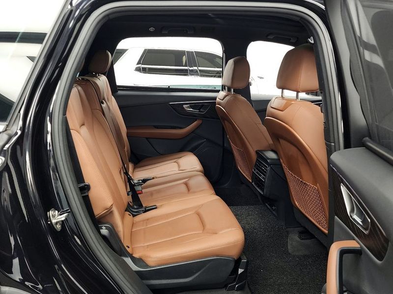 2021 Audi Q7 45 TDI Quattro Premium photo 12