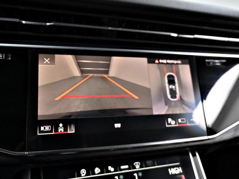 2021 Audi Q7 45 TDI Quattro Premium photo 17