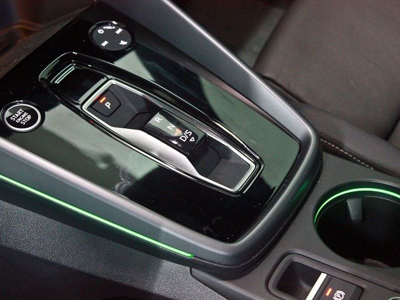 2025 Audi A3 40 TFSI Premium photo 9