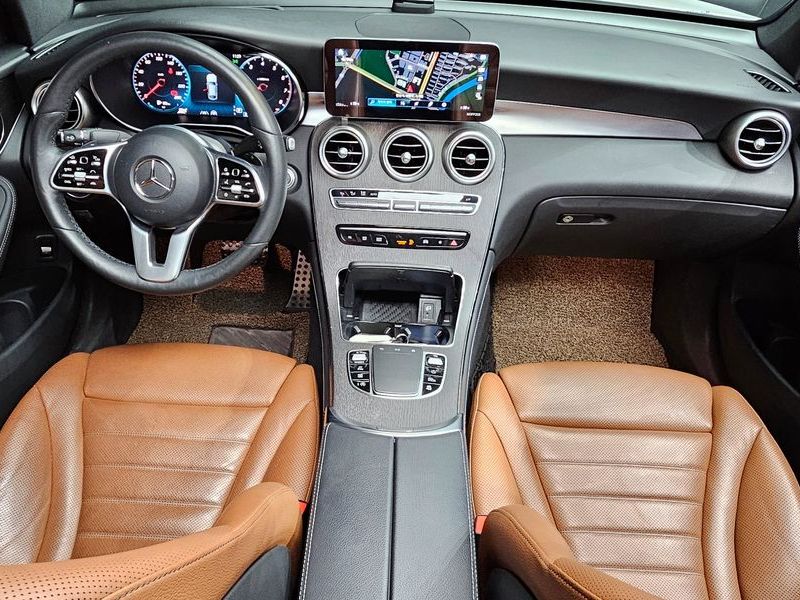 2020 Mercedes-Benz C-Class GLC300 4MATIC Premium Coupe photo 7