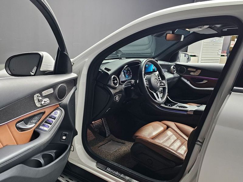 2020 Mercedes-Benz C-Class GLC300 4MATIC Premium Coupe photo 10