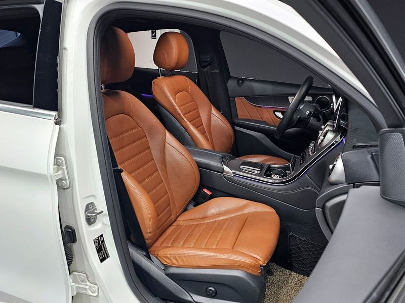 2020 Mercedes-Benz C-Class GLC300 4MATIC Premium Coupe photo 12
