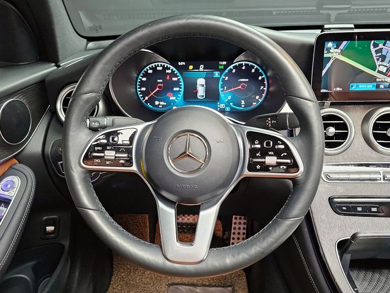 2020 Mercedes-Benz C-Class GLC300 4MATIC Premium Coupe photo 13