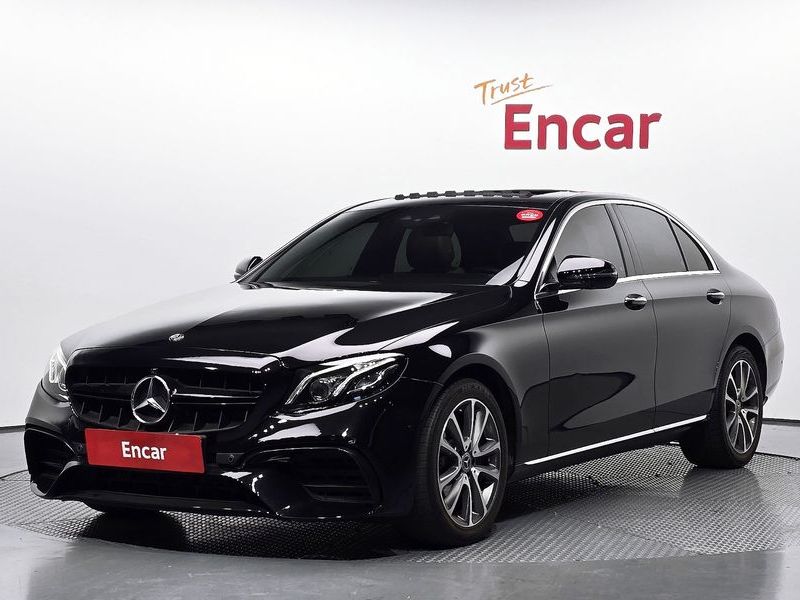 2019 Mercedes-Benz E-Class E300 4MATIC Avnatgarde photo 1
