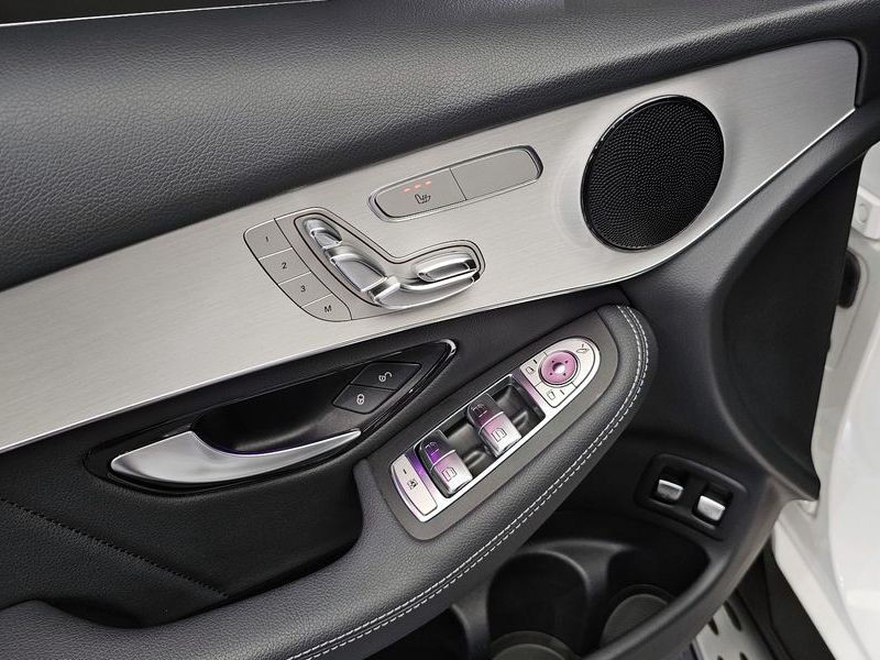 2020 Mercedes-Benz C-Class GLC300e 4MATIC Coupe photo 18