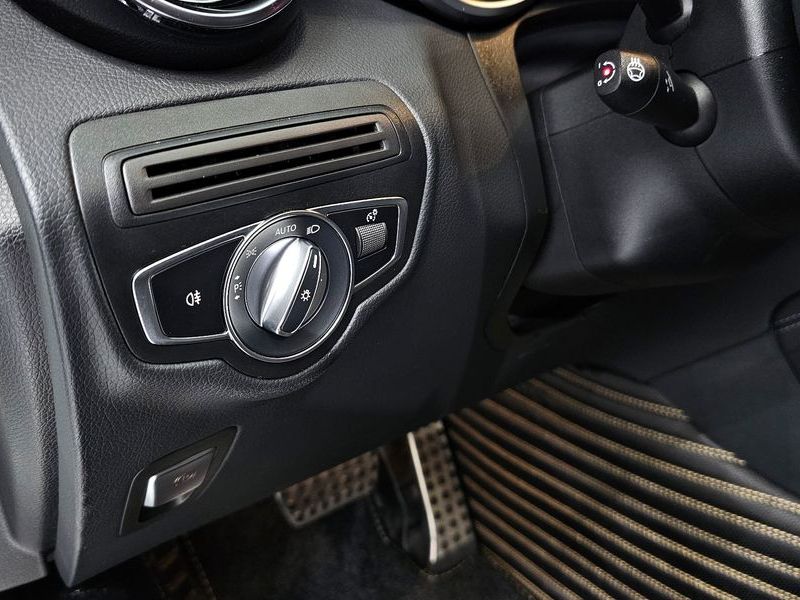 2020 Mercedes-Benz C-Class GLC300e 4MATIC Coupe photo 20