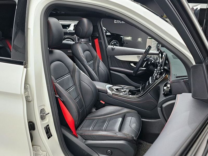 2018 Mercedes-Benz C-Class AMG GLC43 4MATIC photo 12