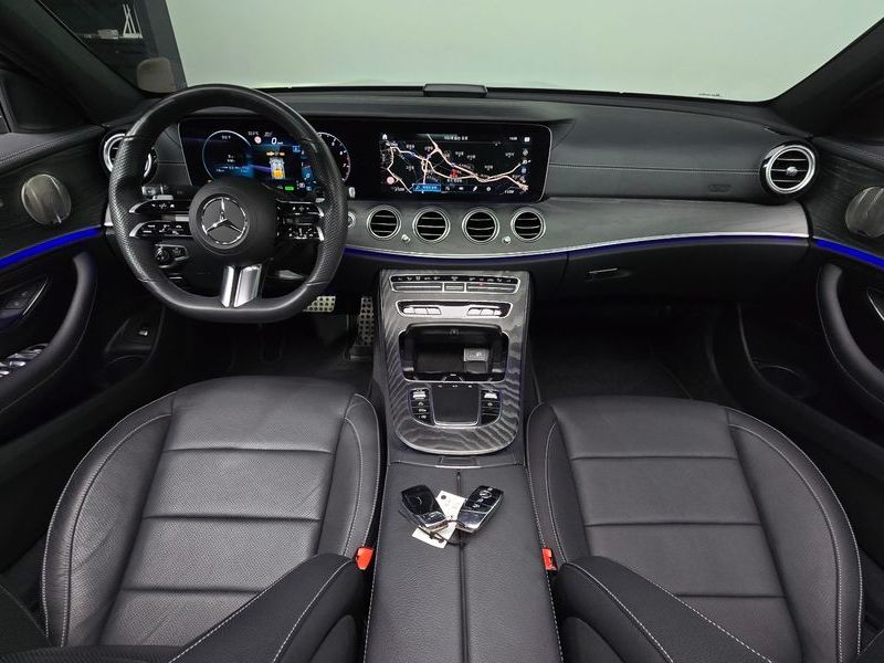2022 Mercedes-Benz E-Class E350 4MATIC AMG Line photo 7