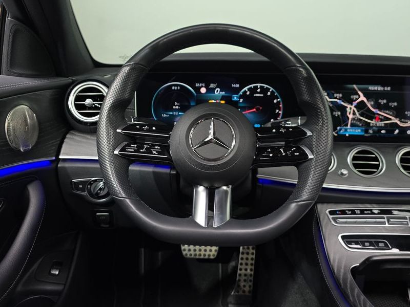2022 Mercedes-Benz E-Class E350 4MATIC AMG Line photo 12