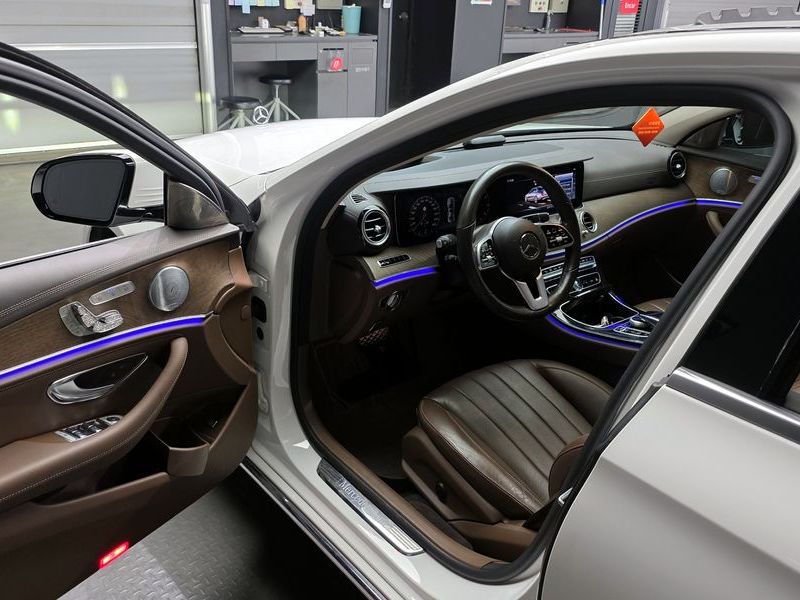 2019 Mercedes-Benz E-Class E300 4MATIC Exclusive photo 10