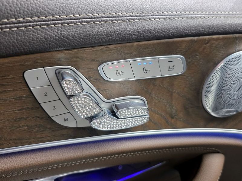 2019 Mercedes-Benz E-Class E300 4MATIC Exclusive photo 16