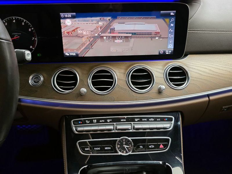 2019 Mercedes-Benz E-Class E300 4MATIC Exclusive photo 20