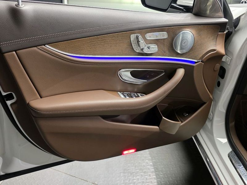 2019 Mercedes-Benz E-Class E300 4MATIC Exclusive photo 24