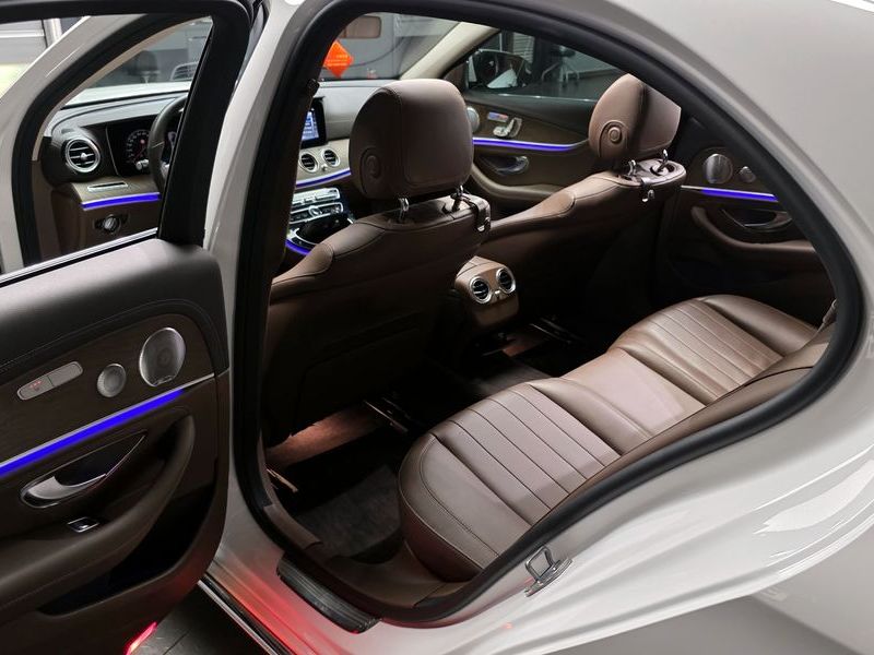 2019 Mercedes-Benz E-Class E300 4MATIC Exclusive photo 26