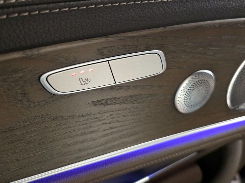 2019 Mercedes-Benz E-Class E300 4MATIC Exclusive photo 28