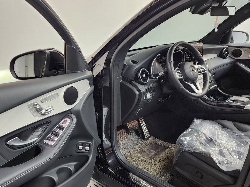 2020 Mercedes-Benz C-Class GLC300e 4MATIC Coupe photo 10