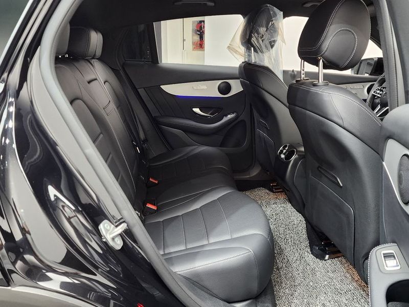 2020 Mercedes-Benz C-Class GLC300e 4MATIC Coupe photo 11