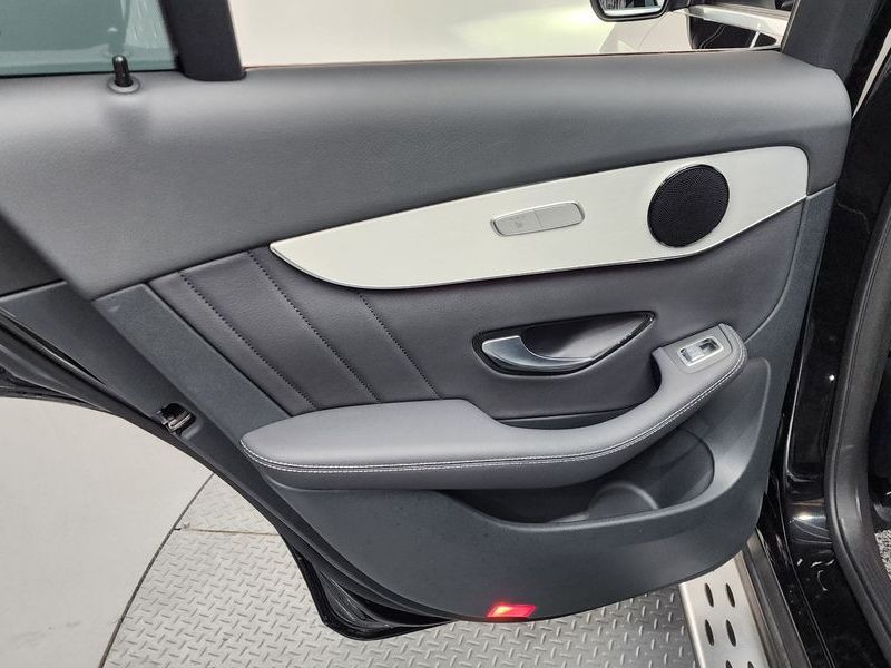 2020 Mercedes-Benz C-Class GLC300e 4MATIC Coupe photo 25