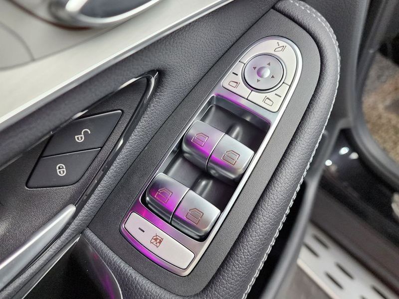 2020 Mercedes-Benz C-Class GLC300e 4MATIC Coupe photo 29