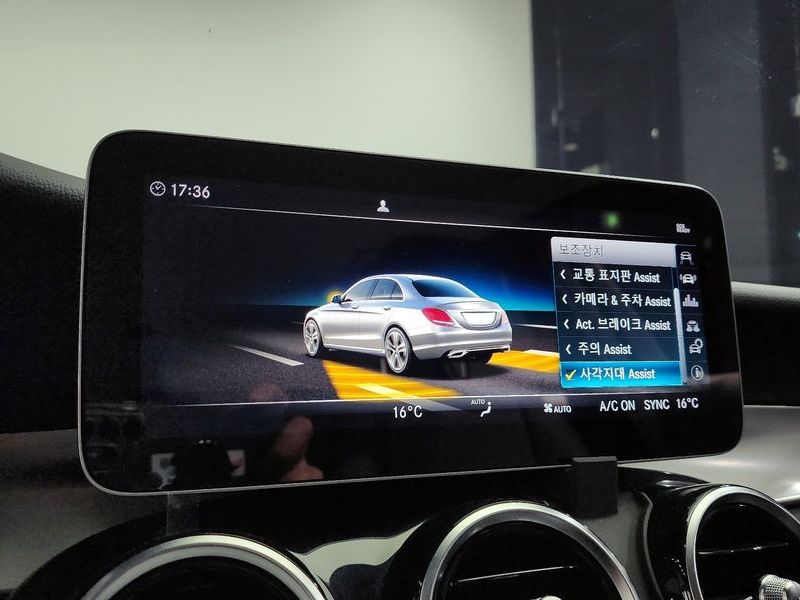 2019 Mercedes-Benz C-Class C200 photo 16