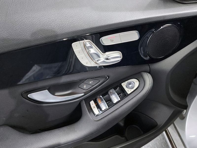 2019 Mercedes-Benz C-Class C200 photo 17