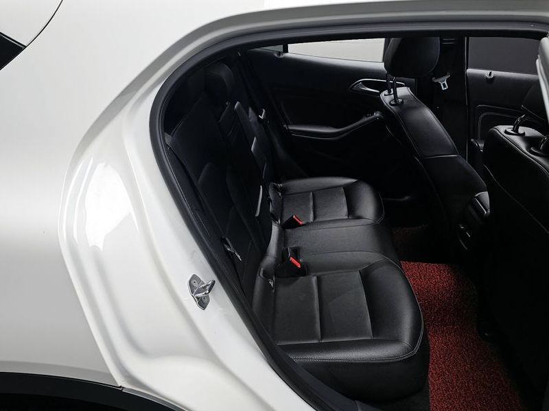 2019 Mercedes-Benz A-Class GLA220 photo 11