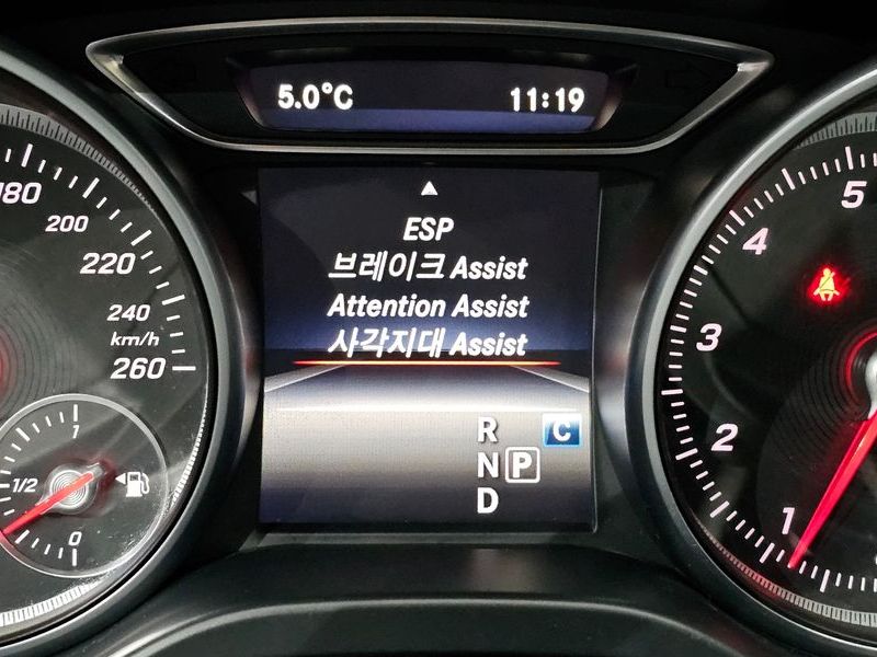 2019 Mercedes-Benz A-Class GLA220 photo 17