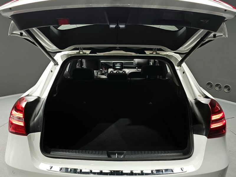 2019 Mercedes-Benz A-Class GLA220 photo 20