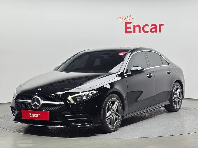 2020 Mercedes-Benz A-Class A220 Sedan photo 1