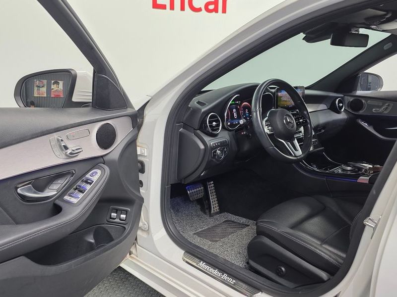 2020 Mercedes-Benz C-Class C300e 4MATIC AMG Line photo 10