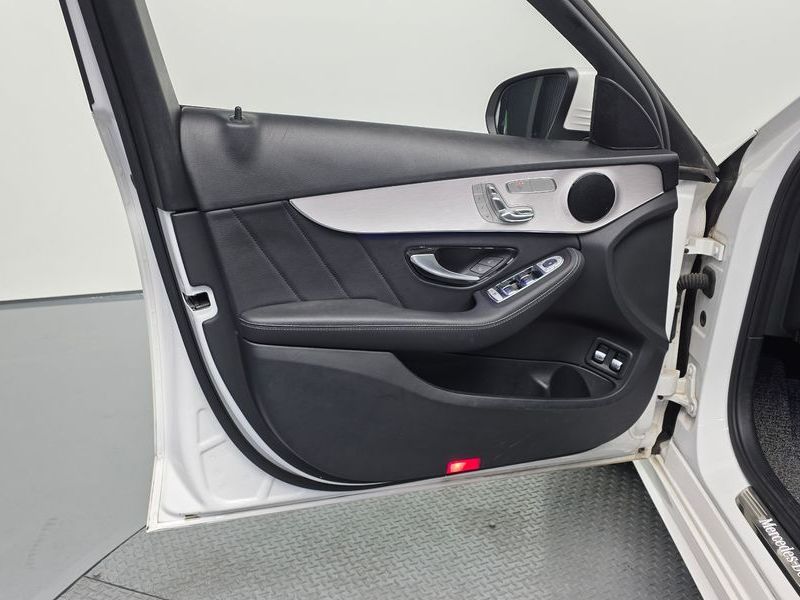 2020 Mercedes-Benz C-Class C300e 4MATIC AMG Line photo 24