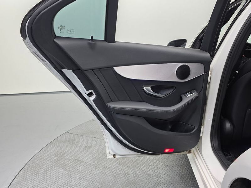 2020 Mercedes-Benz C-Class C300e 4MATIC AMG Line photo 25
