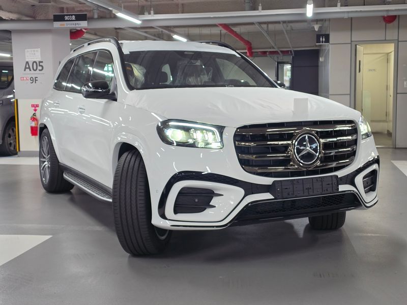 2026 Mercedes-Benz S-Class GLS450 4MATIC photo 1