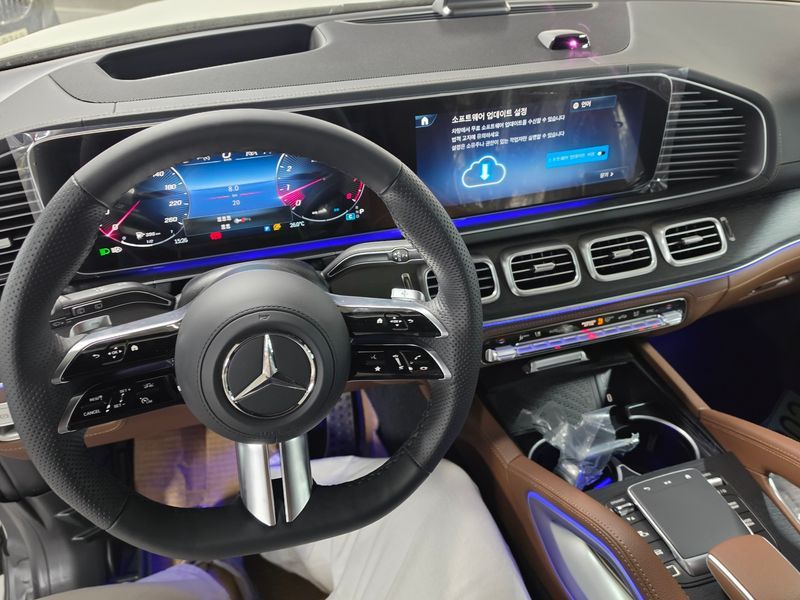 2026 Mercedes-Benz S-Class GLS450 4MATIC photo 9