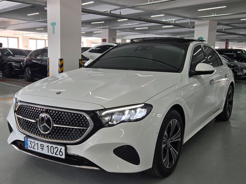 2026 Mercedes-Benz E-Class E200 Avantgarde photo 1