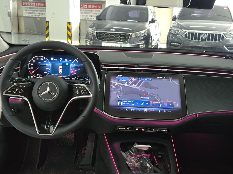 2026 Mercedes-Benz E-Class E200 Avantgarde photo 7