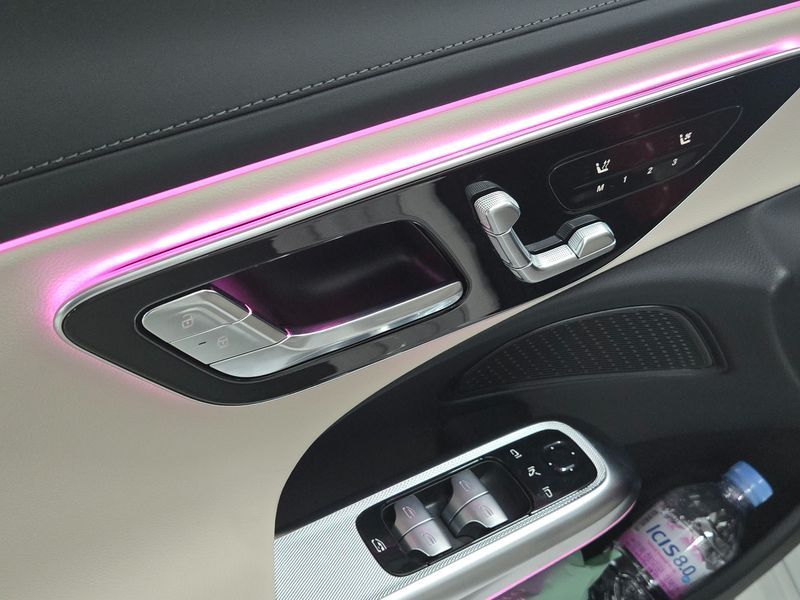 2026 Mercedes-Benz E-Class E200 Avantgarde photo 10