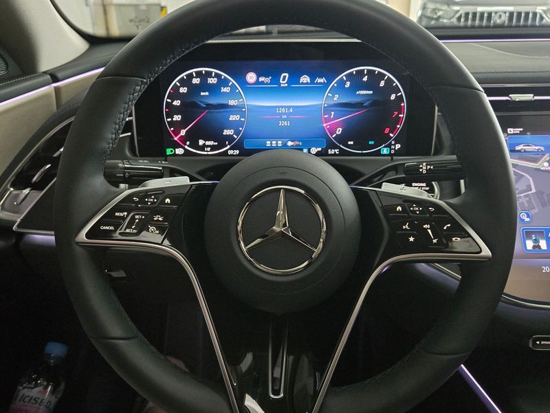 2026 Mercedes-Benz E-Class E200 Avantgarde photo 11