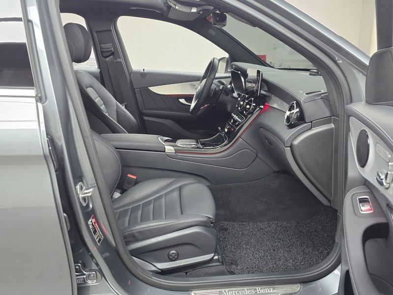 2021 Mercedes-Benz C-Class GLC300 4MATIC Premium photo 11