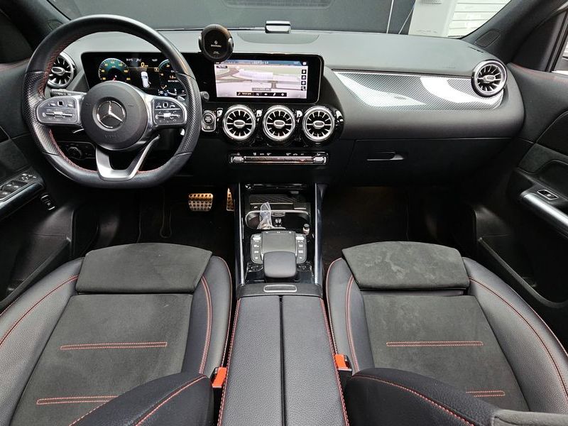 2020 Mercedes-Benz A-Class GLA250 4MATIC photo 7
