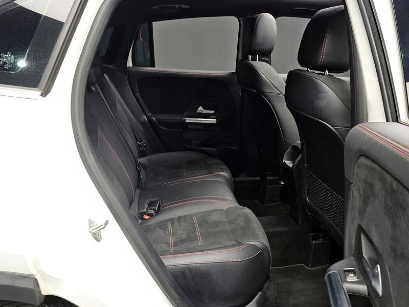 2020 Mercedes-Benz A-Class GLA250 4MATIC photo 11
