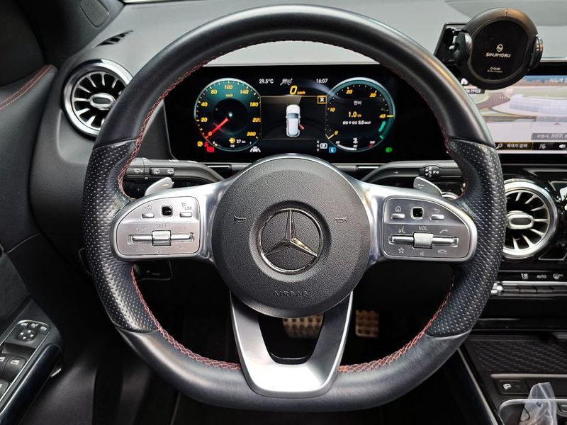 2020 Mercedes-Benz A-Class GLA250 4MATIC photo 12