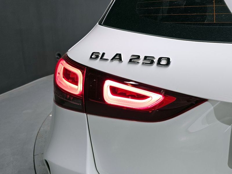 2020 Mercedes-Benz A-Class GLA250 4MATIC photo 23