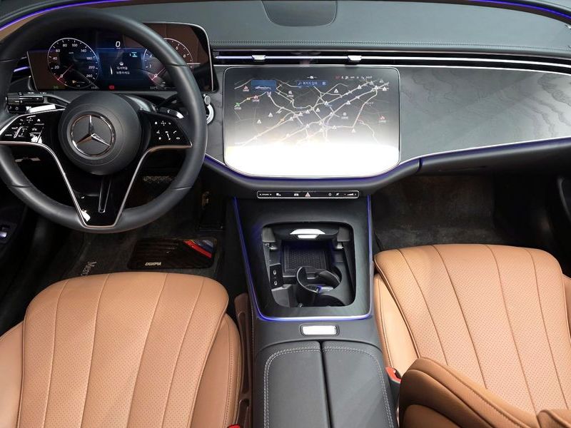 2024 Mercedes-Benz E-Class E200 Avantgarde photo 7