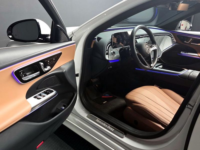 2024 Mercedes-Benz E-Class E200 Avantgarde photo 10