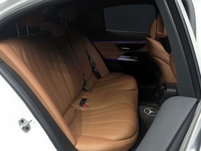 2024 Mercedes-Benz E-Class E200 Avantgarde photo 11