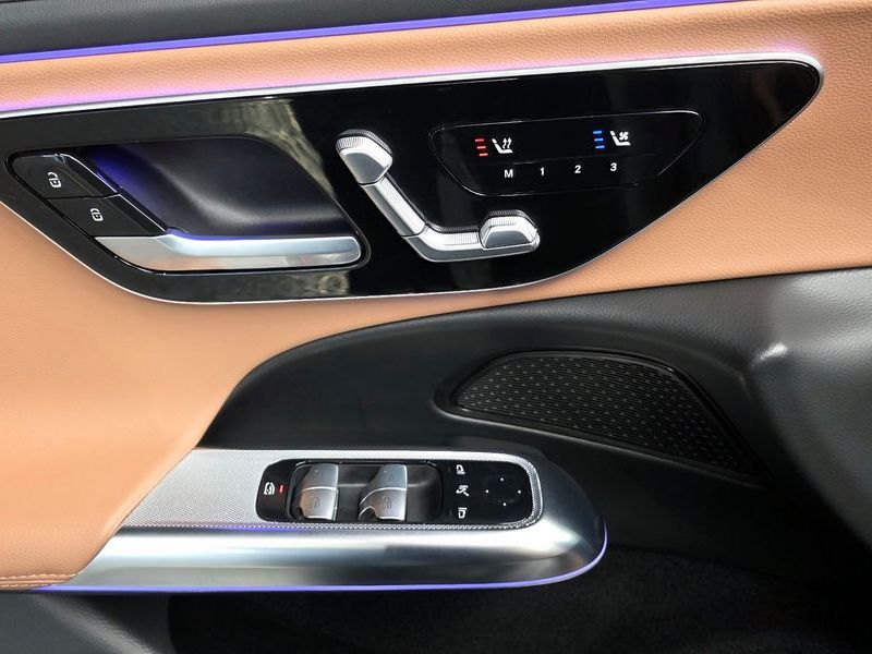 2024 Mercedes-Benz E-Class E200 Avantgarde photo 17