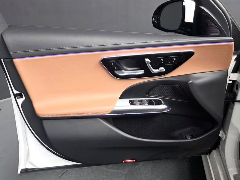 2024 Mercedes-Benz E-Class E200 Avantgarde photo 24
