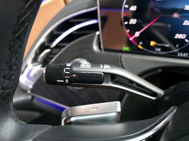 2024 Mercedes-Benz E-Class E200 Avantgarde photo 27