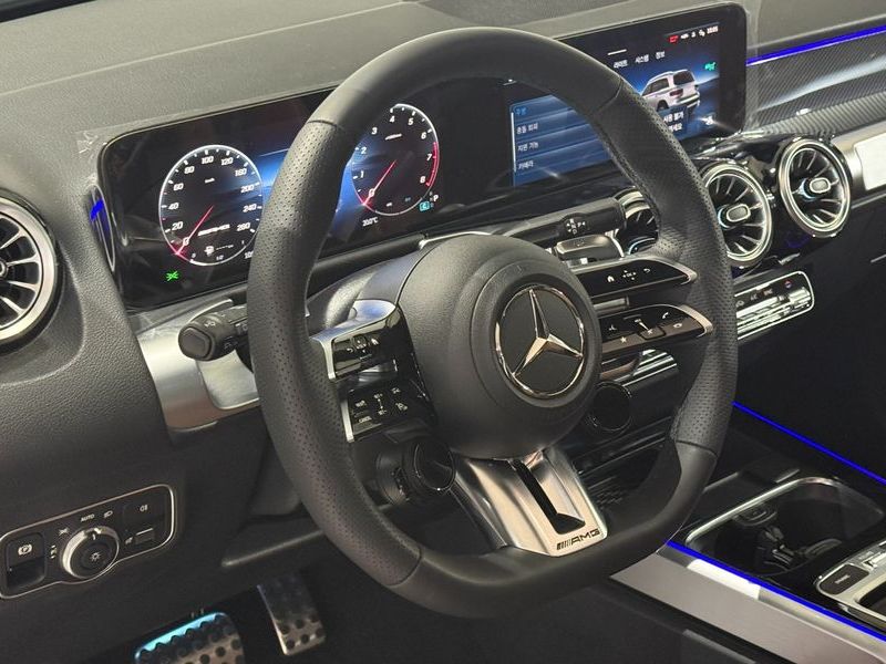 2025 Mercedes-Benz B-Class AMG GLB35 4MATIC photo 15
